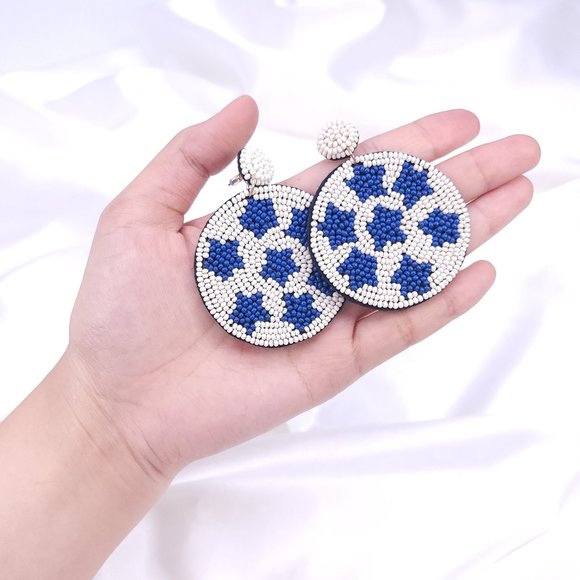 Seed bead earring, handmade, made in India, Star seed bead earring, ONLY 1 LEFT! - Picture 3 of 6